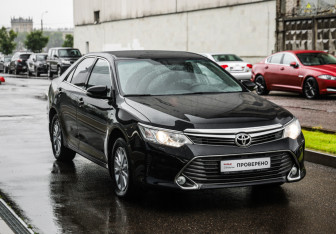 Подержанный автомобиль Toyota Camry Sedan 2015 года (5 фото)
