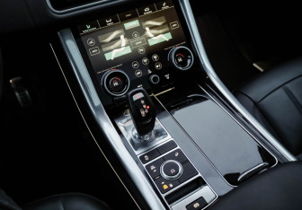 Подержанный автомобиль Land Rover Range Rover Sport 2020 года (25 фото)