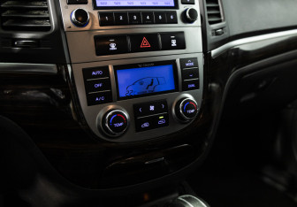 Подержанный автомобиль Hyundai Santa Fe 2011 года (15 фото)