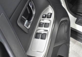Подержанный автомобиль Mitsubishi Pajero 2021 года (18 фото)