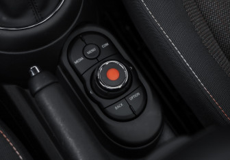 Подержанный автомобиль MINI Hatch 2020 года (22 фото)