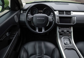 Подержанный автомобиль Land Rover Range Rover Evoque 2012 года (12 фото)