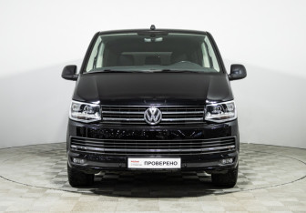 Подержанный автомобиль Volkswagen Caravelle 2019 года (2 фото)