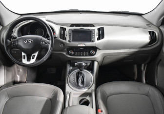 Подержанный автомобиль Kia Sportage 2011 года (13 фото)