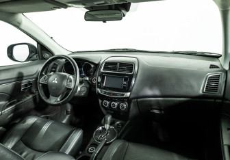 Подержанный автомобиль Mitsubishi ASX 2014 года (9 фото)