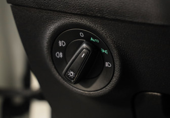 Подержанный автомобиль Skoda Karoq 2020 года (18 фото)