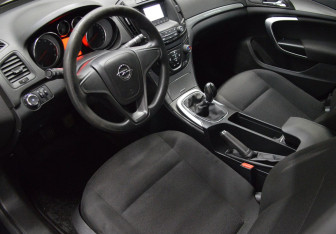 Подержанный автомобиль Opel Insignia Sedan 2014 года (10 фото)