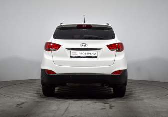 Подержанный автомобиль Hyundai ix35 2012 года (6 фото)