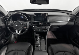 Подержанный автомобиль Kia Optima Sedan 2017 года (14 фото)