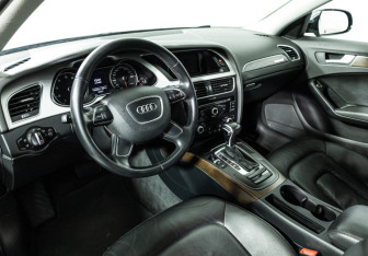 Подержанный автомобиль Audi A4 Sedan 2015 года (11 фото)