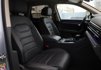 Подержанный автомобиль Volkswagen Touareg 2021 года (21 фото)