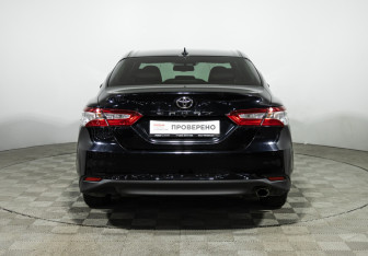 Подержанный автомобиль Toyota Camry Sedan 2019 года (6 фото)