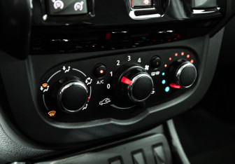 Подержанный автомобиль Renault Duster 2016 года (15 фото)