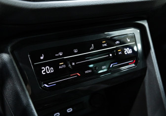 Подержанный автомобиль Volkswagen Tiguan 2022 года (23 фото)