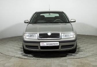 Подержанный автомобиль Skoda Octavia Liftback 2008 года (2 фото)
