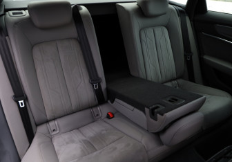 Подержанный автомобиль Audi A6 Sedan 2018 года (29 фото)