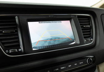 Подержанный автомобиль Kia Carnival 2020 года (19 фото)