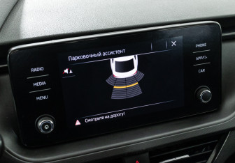 Подержанный автомобиль Skoda Rapid Liftback 2021 года (16 фото)