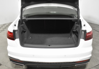 Подержанный автомобиль Audi A4 Sedan 2020 года (22 фото)