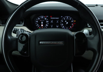 Подержанный автомобиль Land Rover Range Rover Velar 2018 года (18 фото)