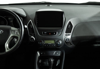 Подержанный автомобиль Hyundai ix35 2011 года (14 фото)