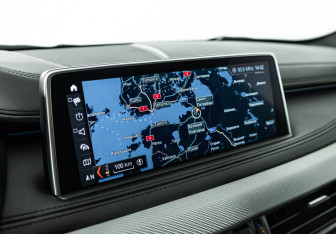 Подержанный автомобиль BMW X6 2017 года (19 фото)