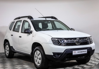 Подержанный автомобиль Renault Duster 2017 года (3 фото)