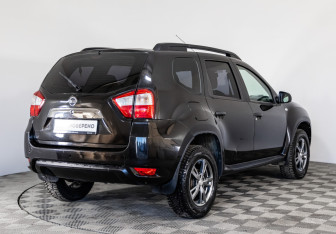 Подержанный автомобиль Nissan Terrano 2019 года (5 фото)