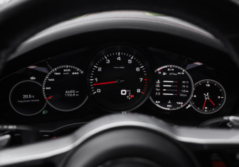 Подержанный автомобиль Porsche Cayenne 2021 года (18 фото)