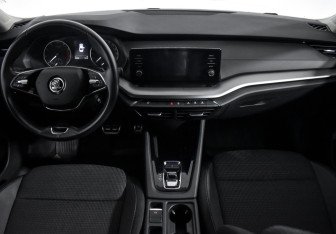 Подержанный автомобиль Skoda Octavia Liftback 2021 года (15 фото)