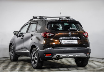 Подержанный автомобиль Renault Kaptur 2018 года (7 фото)