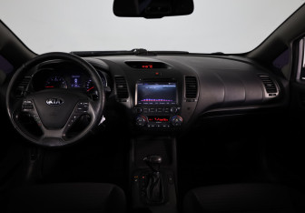 Подержанный автомобиль Kia Cerato Sedan 2013 года (9 фото)
