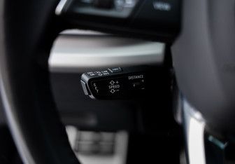 Подержанный автомобиль Audi Q8 2019 года (25 фото)