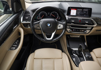 Подержанный автомобиль BMW X3 2019 года (12 фото)