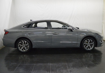 Подержанный автомобиль Hyundai Sonata 2023 года (4 фото)