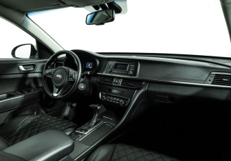 Подержанный автомобиль Kia Optima Sedan 2017 года (9 фото)