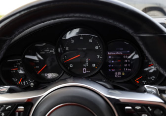 Подержанный автомобиль Porsche 911 Coupe 2016 года (22 фото)