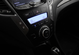 Подержанный автомобиль Hyundai Santa Fe 2014 года (17 фото)