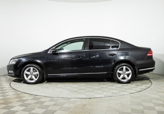 Подержанный автомобиль Volkswagen Passat Sedan 2012 года (8 фото)
