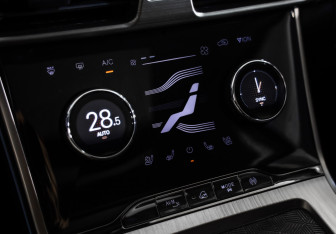 Подержанный автомобиль Exeed TXL 2022 года (17 фото)