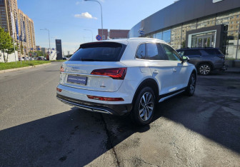 Подержанный автомобиль Audi Q5 2021 года (4 фото)