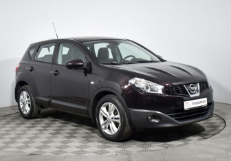 Подержанный автомобиль Nissan Qashqai 2012 года (3 фото)