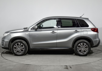 Подержанный автомобиль Suzuki Vitara 2020 года (8 фото)