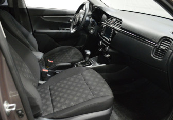 Подержанный автомобиль Kia Rio Hatchback 2020 года (11 фото)