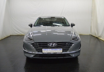 Подержанный автомобиль Hyundai Sonata 2023 года (2 фото)