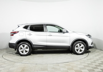 Подержанный автомобиль Nissan Qashqai 2019 года (4 фото)