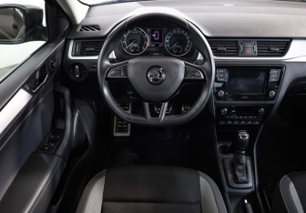 Подержанный автомобиль Skoda Rapid Liftback 2019 года (11 фото)