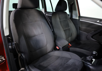 Подержанный автомобиль Volkswagen Tiguan 2011 года (19 фото)