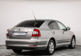 Подержанный автомобиль Skoda Octavia Liftback 2010 года (4 фото)