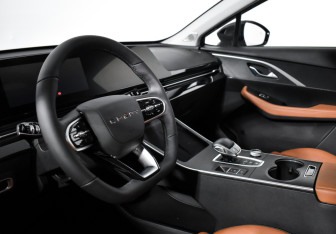 Подержанный автомобиль Omoda C5 2022 года (9 фото)